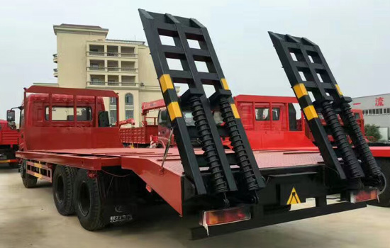 【國五】東風(fēng)后八輪挖機平板車