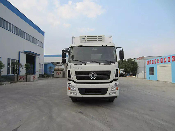 東風天龍9.4米貨廂冷藏車 東風天龍9.4米貨廂冷藏車