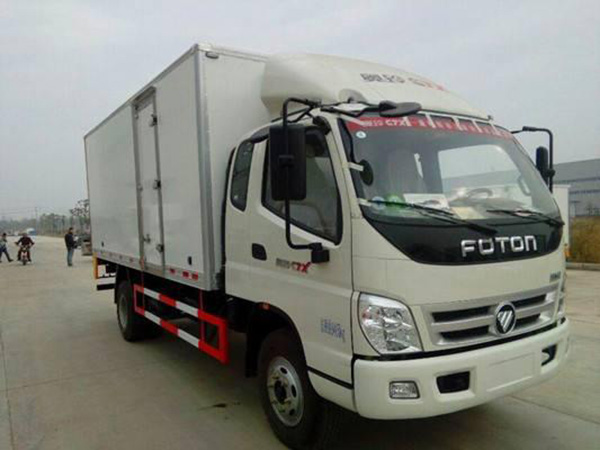 福田排半5.1米貨廂冷藏車 福田排半5.1米貨廂冷藏車