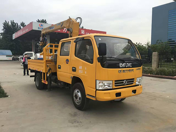 東風(fēng)雙排座2.5米隨車(chē)吊 東風(fēng)雙排座2.5米隨車(chē)吊