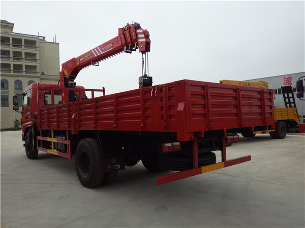 東風單橋三一7噸隨車吊 東風單橋三一7噸隨車吊