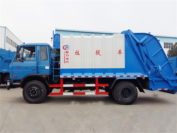 東風(fēng)10方壓縮式垃圾車