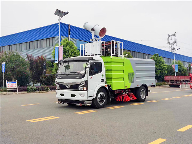 東風福瑞卡8方掃路車