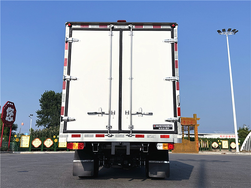 五菱黃金卡純電冷藏車 五菱黃金卡純電冷藏車